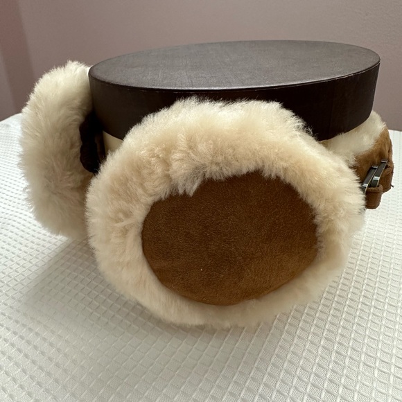 SOLD New Ugg Sheep Skin Shearling EarMuffs Natural Color Adults Buckle $75 - Picture 6 of 11
